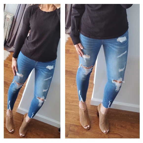 LAST PAIR ❤️High rise destroyed jeans - Picture 6 of 10